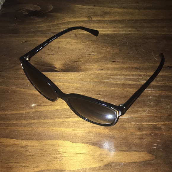 Prada Polarized Sunglasses w/ case - Picture 3 of 3
